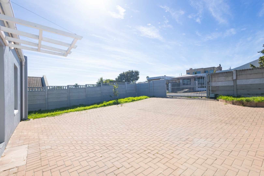 To Let 3 Bedroom Property for Rent in Morgenster Heights Western Cape